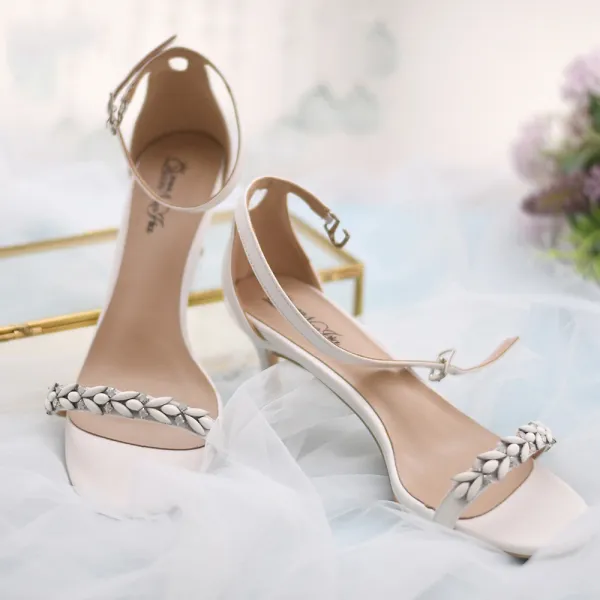 Sexy White Rhinestone Wedding Shoes 2021 Ankle Strap 6 cm Stiletto Heels Open / Peep Toe Wedding High Heels