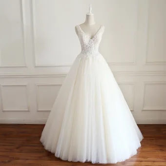 Chic Belle Champagne Robe De Mariée 2018 Princesse Perlage Paillettes En Dentelle V Cou Dos Nu Sans Manches Longue Mariage