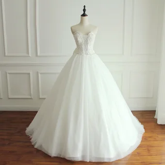 Moderne Mode Blanche Robe De Mariée 2018 Robe Boule Perlage Cristal Faux Diamant Paillettes Noeud Bustier Dos Nu Sans Manches Tribunal Train Mariage