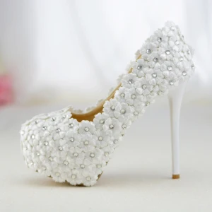 Charming White Lace Flower Rhinestone Wedding Shoes 2021 14 Cm Stiletto Heels Round Toe Wedding Pumps High Heels