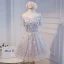 Chic / Belle Gris de retour Robe De Graduation 2018 Princesse Appliques En Dentelle Noeud De l'épaule Dos Nu Manches Courtes Courte Robe De Ceremonie
