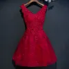 Chic / Beautiful Red Graduation Dresses 2017 A-Line / Princess Lace Flower Sequins Beading V-Neck Sleeveless Short Formal Dresses