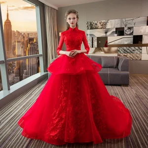 Robe De Mariée Rouge Fermeture Éclair Appliques Cristal Fleur En Dentelle Cathedral Train Dentelle Tulle Col Haut Mariage Tomber Printemps Été 3 4 Manches Chic Belle Robe Boule 2018