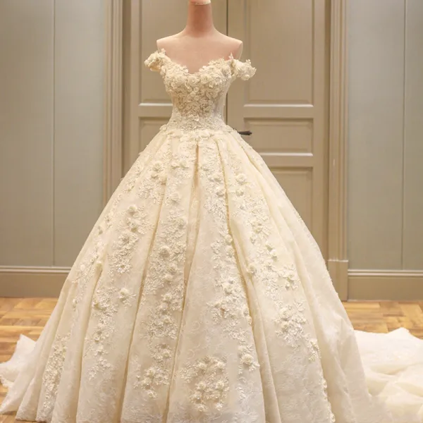 Amazing / Unique Champagne Wedding Dresses 2017 Ball Gown Lace Flower ...