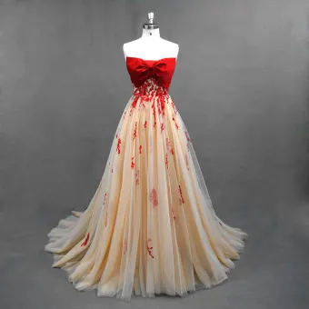 Chic Beautiful Champagne Prom Dresses 2018 A Line Princess Lace Flower Bow Strapless Backless Sleeveless Sweep Train Formal Dresses