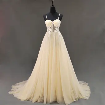 Chic Beautiful Champagne Evening Dresses 2018 A Line Princess Lace Flower Spaghetti Straps Backless Sleeveless Sweep Train Formal Dresses