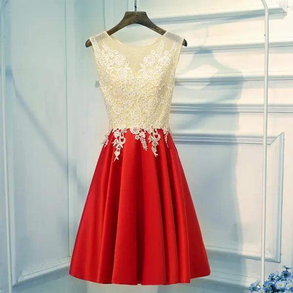 Chic / Beautiful Red Graduation Dresses 2017 A-Line / Princess Lace Flower Sequins Zipper Up Scoop Neck Sleeveless Short Formal Dresses