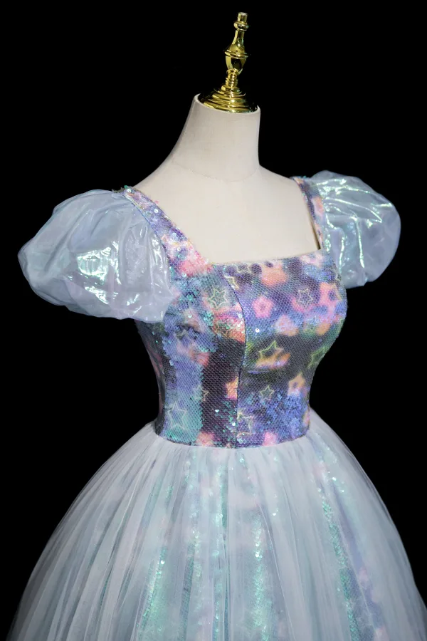 Sexy Bleu Ciel Paillettes Courte Robe De Fête 2025 Robe Boule Encolure Carrée Gonflée Manches Courtes Dos Nu Soirée Robe De Ceremonie