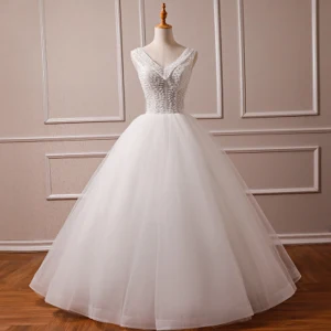 Élégant Ivoire Robe De Mariée 2018 Robe Boule Perlage Perle En Dentelle V Cou Dos Nu Sans Manches Longue Mariage
