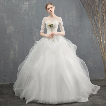 Élégant Ivoire Robe De Mariée 2018 Robe Boule Volants En Cascade En Dentelle Fleur Encolure Dégagée 1 2 Manches Longue Mariage