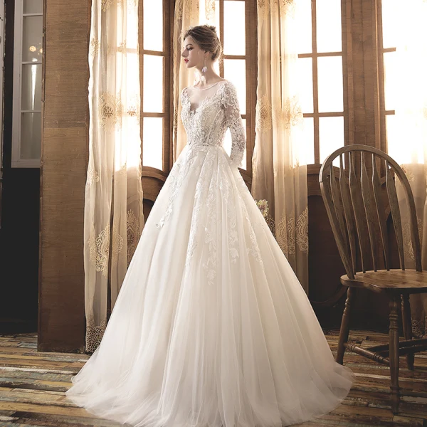 Chic / Belle Champagne Robe De Mariée 2018 Princesse En Dentelle Appliques Perlage Perle Faux Diamant Encolure Dégagée Dos Nu 3/4 Manches Longue Mariage