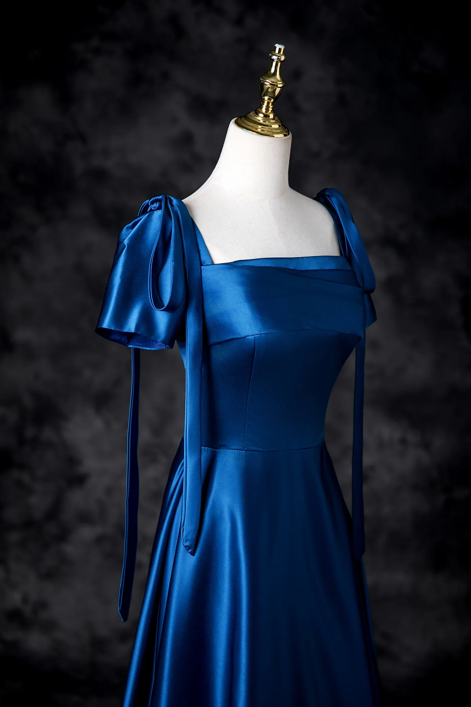 Vintage Retro Royal Blue Satin Prom Dresses 2025 A Line Princess Square  Neckline Short Sleeve Bow Backless Floor Length Long Prom Formal Dresses