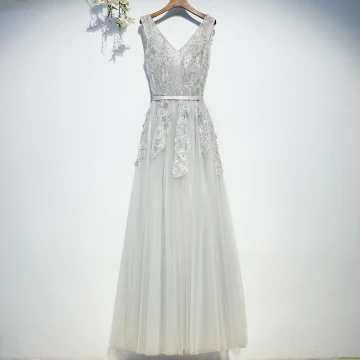 Chic Beautiful Silver Bridesmaid Dresses 2017 A Line Princess Tea Length Lace Appliques Flower Pearl Crossed Straps V Neck Sleeveless Bridesmaid