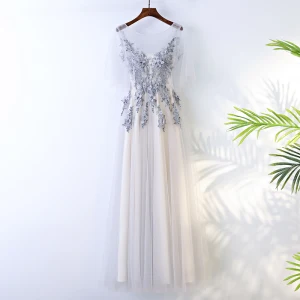 Chic Beautiful White Bridesmaid Dresses 2017 A Line Princess Crossed Straps Appliques Beading Lace Scoop Neck 1 2 Sleeves Tea Length