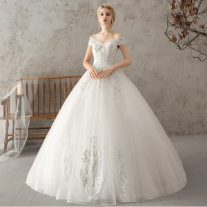 Elegant Hvit Brudekjoler 2018 Ballkjole Blonder Blomst Perle Av Skulderen Ryggløse Korte Ermer Lange Bryllup