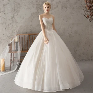 Elegant Hvit Brudekjoler 2018 Ballkjole Beading Blonder Blomst Perle Paljetter Kjæreste Ryggløse Uten Ermer Lange Bryllup