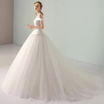 Simple Ivoire Robe De Mariée 2018 Robe Boule De L Épaule Dos Nu Manches Courtes Tribunal Train Mariage