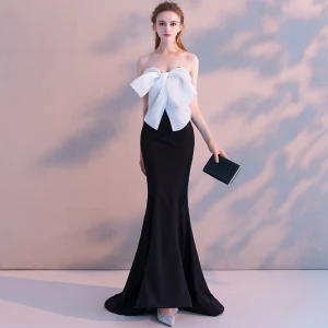 Sexy Svart Selskapskjoler 2018 Trompet Havfrue Sløyfe Strapless Ryggløse Uten Ermer Feie Tog Formelle Kjoler