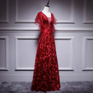 Charmant Bordeaux Robe De Bal 2018 Princesse En Dentelle Fleur Paillettes V Cou Dos Nu Manches Courtes Longue Robe De Ceremonie