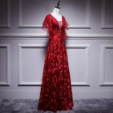 Charmant Bordeaux Robe De Bal 2018 Princesse En Dentelle Fleur Paillettes V Cou Dos Nu Manches Courtes Longue Robe De Ceremonie