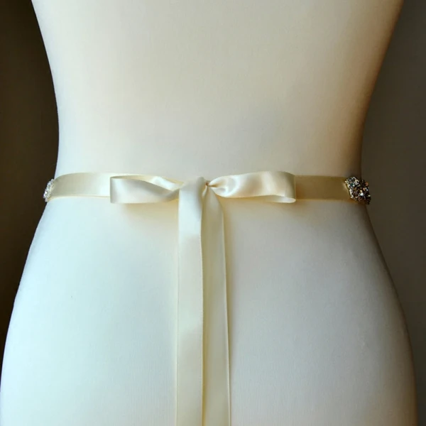 Luxus / Herrlich Ivory / Creme Schärpen 2020 Satin Metall Perlenstickerei Strass Hochzeit Abend Ball Brautaccessoires