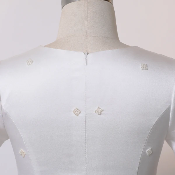 Simple Chic Ivoire Grande Taille Robe De Mariée 2020 V-Cou Princesse Manches Courtes Thé Longueur Fait main Perlage Perle Mariage