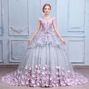 Slående Fantastiske Unike Brudekjoler 2017 Scoop Halsen Uten Ermer Appliques Sløyfe Blonder Rødmende Rosa Blomst Grå Organza Ballkjole Ballkjoler Chapel Train