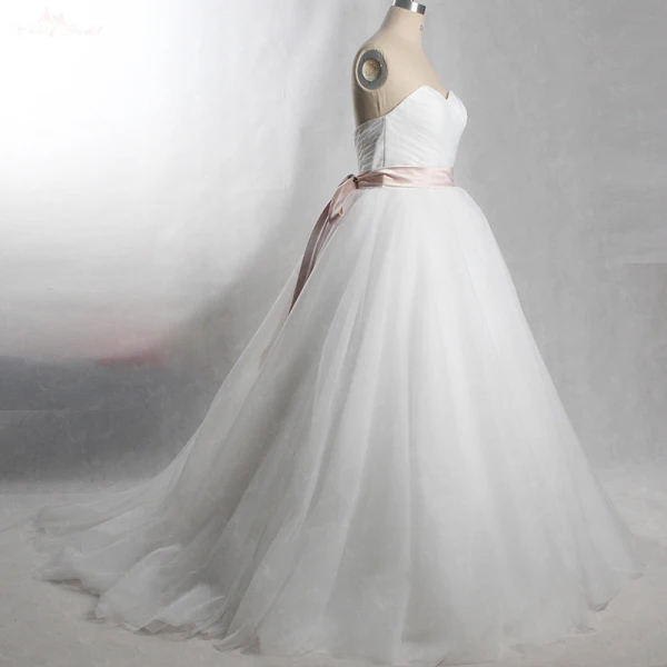 Modest / Simple Champagne Chapel Train Wedding 2018 Tulle Ball Gown Puffy Strapless Sleeveless Wedding Dresses