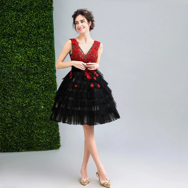 Chic / Beautiful Black Graduation Dresses 2017 A-Line / Princess V-Neck Lace Appliques Backless Beading Flower Homecoming Formal Dresses