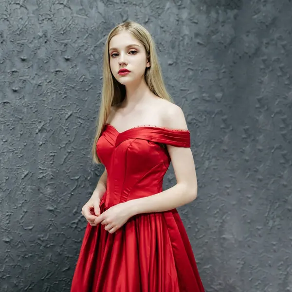Simple Rouge Robe De Soirée 2017 Princesse De l'épaule Dos Nu Volants Satin Faux Diamant Robe De Ceremonie Chapel Train