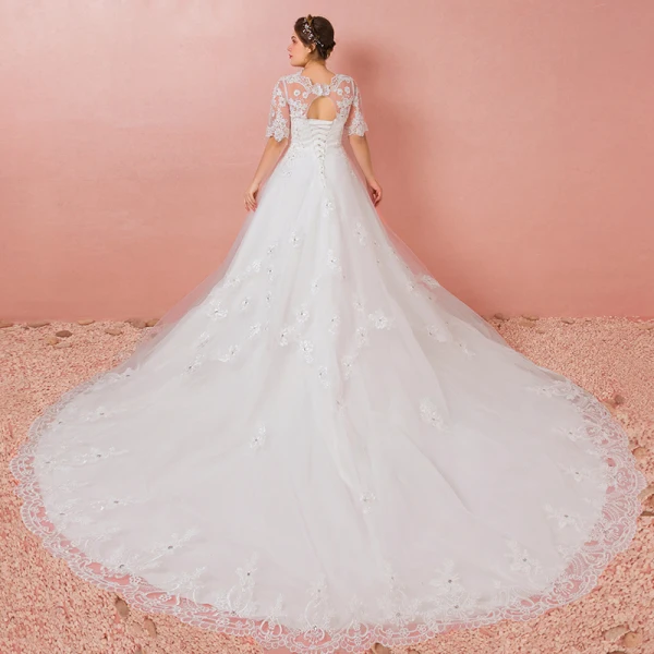 Luxe Ivoire 2018 Mariage Princesse V-Cou En Dentelle Tulle 1/2 Manches Perlage Appliques Dos Nu Été Robe De Mariée