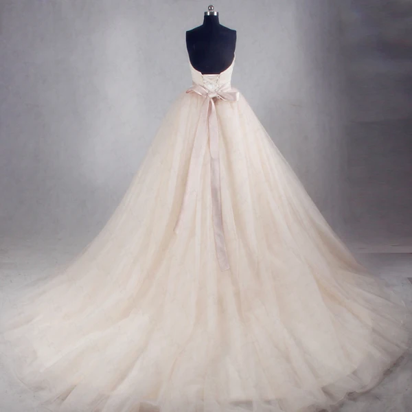 Modest / Simple Champagne Chapel Train Wedding 2018 Tulle Ball Gown Puffy Strapless Sleeveless Wedding Dresses