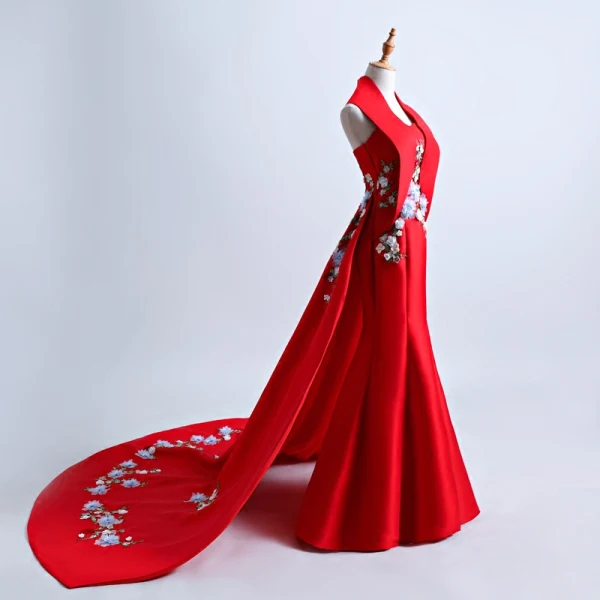 Chinese style Red Chapel Train Evening Dresses 2018 Trumpet / Mermaid Charmeuse Appliques Backless Halter Evening Party Formal Dresses
