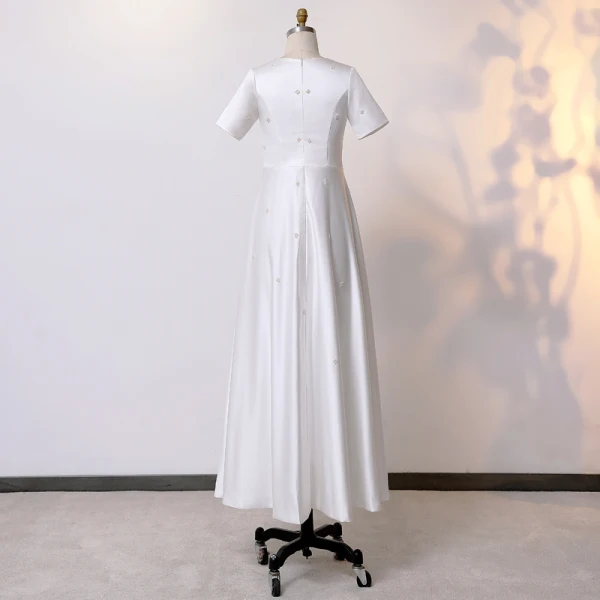 Simple Chic Ivoire Grande Taille Robe De Mariée 2020 V-Cou Princesse Manches Courtes Thé Longueur Fait main Perlage Perle Mariage