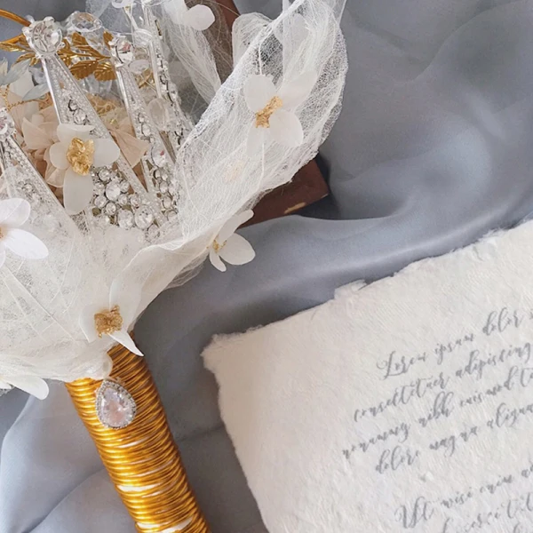 Schöne Weiß Champagner Brautstrauß 2020 Metall Flechten Applikationen Perlenstickerei Strass Handgefertigt Hochzeit Brautaccessoires