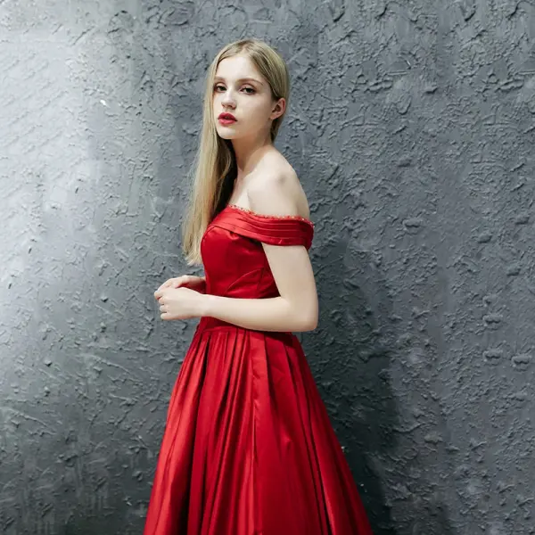 Simple Rouge Robe De Soirée 2017 Princesse De l'épaule Dos Nu Volants Satin Faux Diamant Robe De Ceremonie Chapel Train
