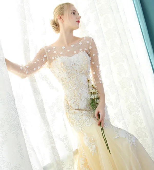Romantique Champagne Robe De Mariée 2017 Trompette / Sirène 3/4 Manches Appliques En Dentelle Fleur Perlage Cristal Volants Tribunal Train