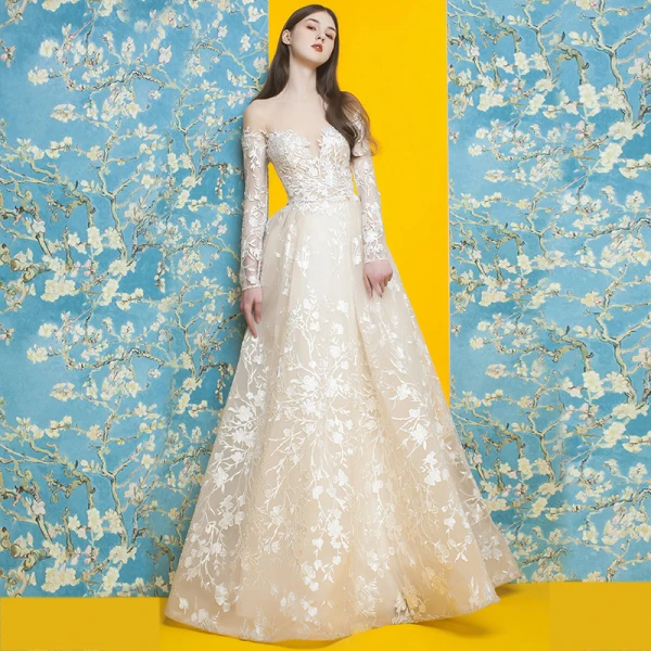 Étourdissant Plage Robe De Mariée 2017 Princesse Encolure Dégagée Manches Longues Fermeture éclair Champagne Percé Dentelle Chapel Train Dos Nu
