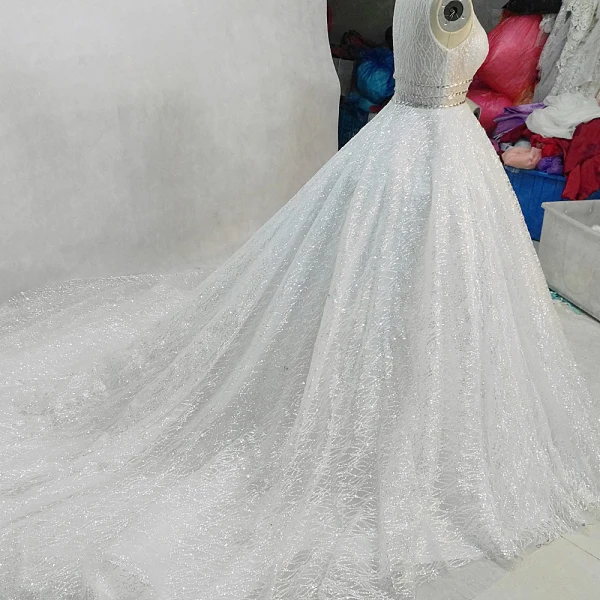 Sparkly Bling Bling White Chapel Train Wedding 2018 U-Neck Tulle Glitter Beading Crystal Sequins Ball Gown Wedding Dresses