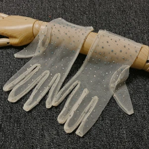 Charming Bling Bling Champagne Bridal Gloves 2020 Tulle Beading Rhinestone Prom Wedding Accessories