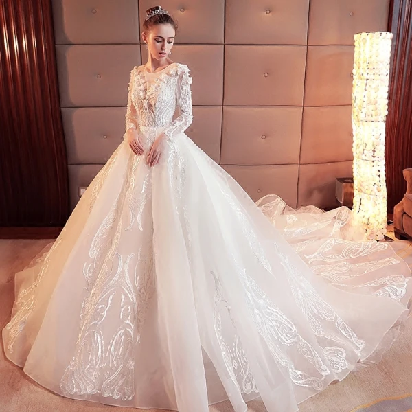 Étourdissant Ivoire Robe De Mariée 2017 Princesse Encolure Dégagée Manches Longues Appliques En Dentelle Fleur Perlage Perle Organza Chapel Train