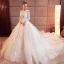Étourdissant Ivoire Robe De Mariée 2017 Princesse Encolure Dégagée Manches Longues Appliques En Dentelle Fleur Perlage Perle Organza Chapel Train