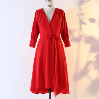 Classic Elegant Red Plus Size Evening Dresses 2020 A Line Princess V Neck Chiffon Solid Color Buttons Long Sleeve Knee Length Short Evening Party Formal Dresses