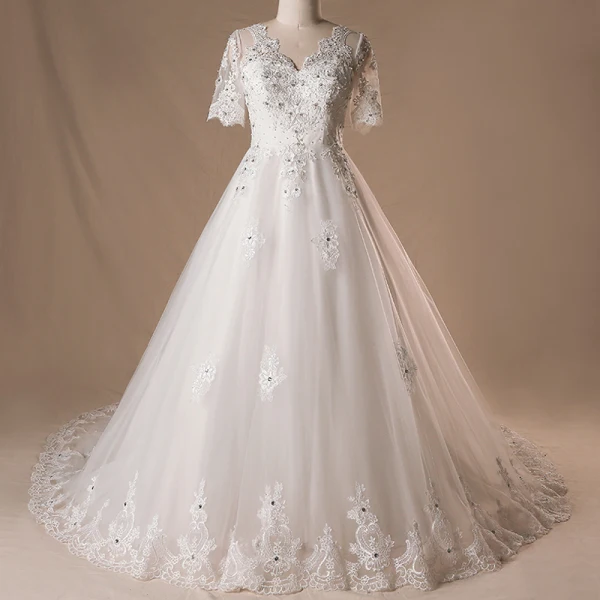 Luxe Ivoire 2018 Mariage Princesse V-Cou En Dentelle Tulle 1/2 Manches Perlage Appliques Dos Nu Été Robe De Mariée