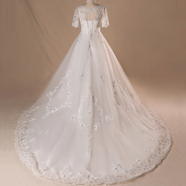 Luxe Ivoire 2018 Mariage Princesse V-Cou En Dentelle Tulle 1/2 Manches Perlage Appliques Dos Nu Été Robe De Mariée
