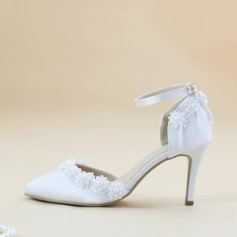 Simple Blanche 8 Cm Satin Mariage Talons Hauts Perlage Perle À Bout Pointu Chaussure De Mariée 2018