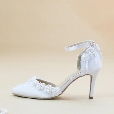 Modest / Simple White 8 cm Satin Wedding High Heels Beading Pearl Pointed Toe Wedding Shoes 2018