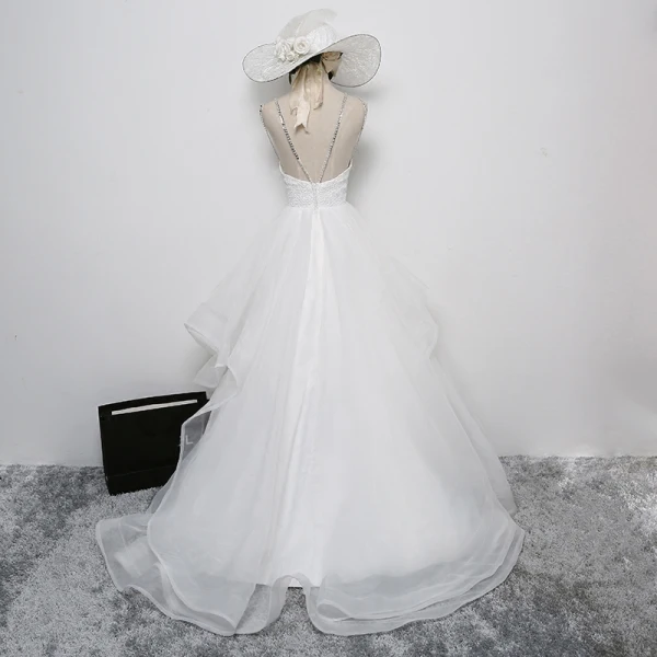 Chic / Beautiful White Wedding Dresses 2017 A-Line / Princess U-Neck Lace Appliques Beading Pierced Wedding Prom Dresses
