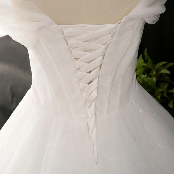 Schöne Ivory / Creme Übergröße Brautkleider / Hochzeitskleider 2020 V-Ausschnitt Einfarbig A Linie Perlenstickerei Applikationen Rückenfreies Perle Pailletten Kathedrale Schleppe Hochzeit