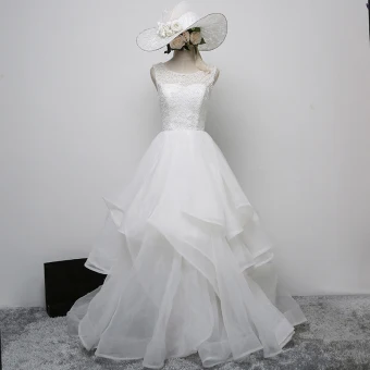 Chic Beautiful White Wedding Dresses 2017 A Line Princess U Neck Lace Appliques Beading Pierced Wedding Prom Dresses